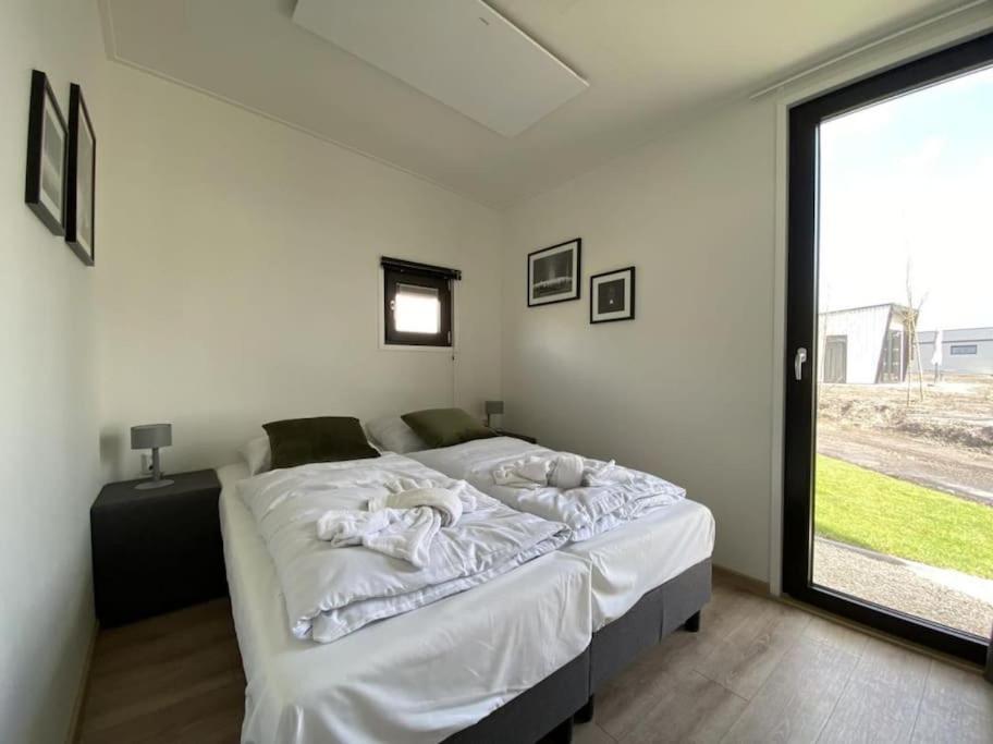 Tiny Vakantiehuis Aan Het Water Met Eigen Steiger En Airco Kampen Dış mekan fotoğraf