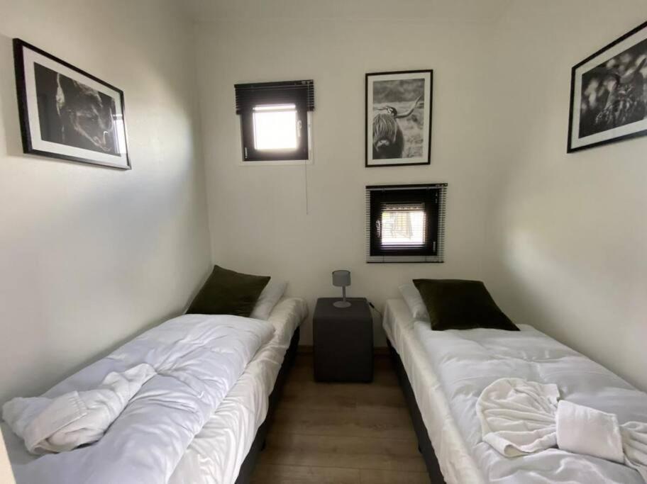 Tiny Vakantiehuis Aan Het Water Met Eigen Steiger En Airco Kampen Dış mekan fotoğraf